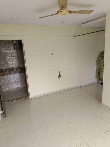 Room in 1 BHK Apartment at Kalwa – for Sale