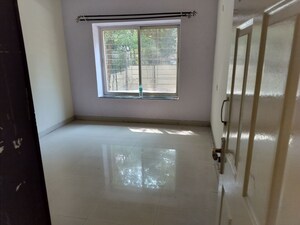 Room in 2 BHK Apartment at Mirchandani Palms, Rahatani – for Sale