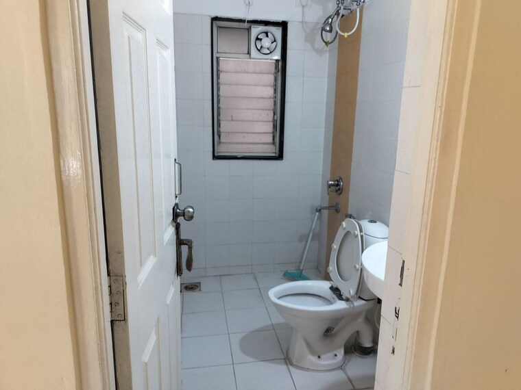 Bathroom, mirchandani-palms 2 Bedroom 1200 Sq.Ft. Apartment In Rahatani Pune 10124786