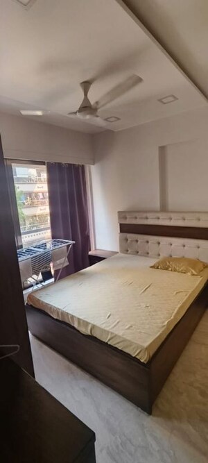 Bedroom in 3 BHK Apartment at Khar West – for Rent