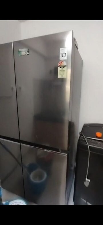 Furnished Amenities in 3 BHK Apartment at Khar West – for Rent