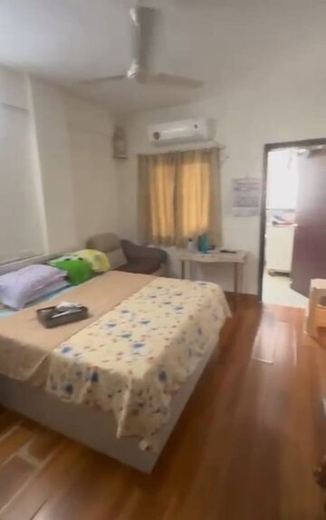 Bedroom in 2.5 BHK Apartment at Gitanjali Apartmnet, Colaba – for Sale