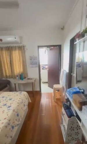 Living Room in 2.5 BHK Apartment at Gitanjali Apartmnet, Colaba – for Sale