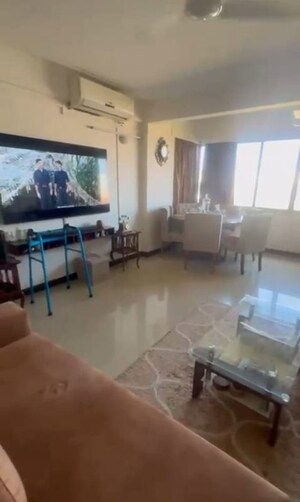 Living Room in 2.5 BHK Apartment at Gitanjali Apartmnet, Colaba – for Sale