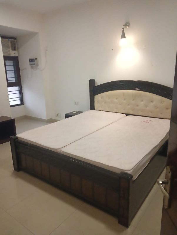 3 BHK + Pooja Room,Servant Room Builder Floor For Rent in Greater Kailash II