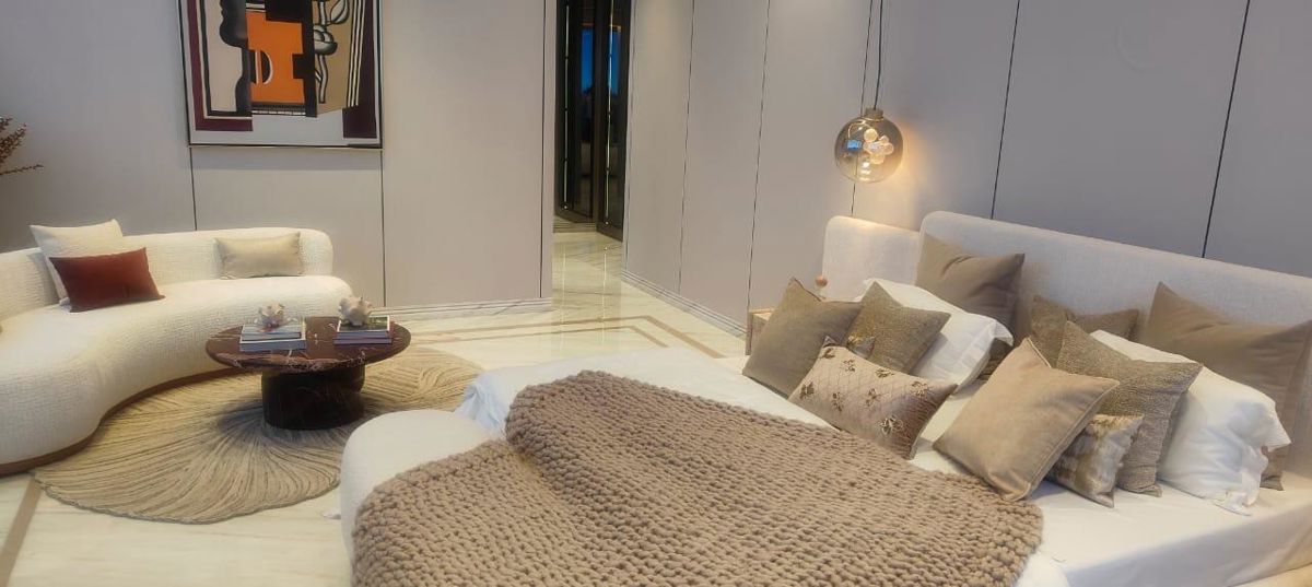 4 BHK + Servant Room Apartment For Rent in Lodha The Park