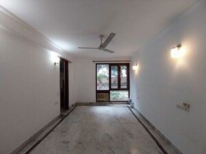 Room in 4 BHK Builder Floor at Ambience Island Lagoon, Sector 24 – for Sale