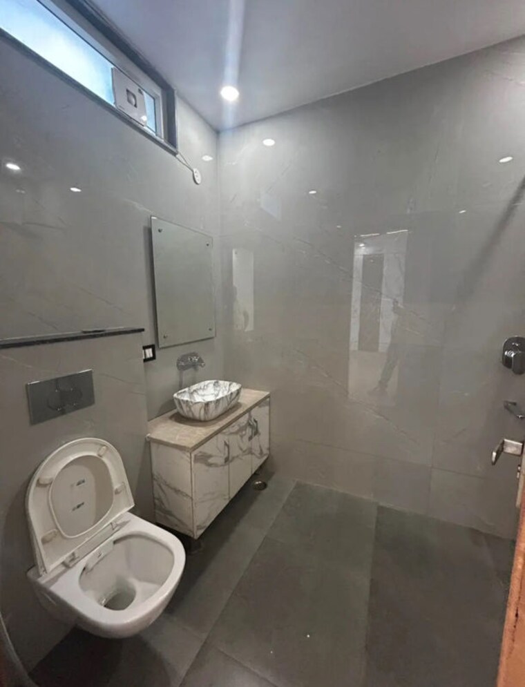 Bathroom, heena-jower 4 Bedroom 2000 Sq.Ft. Apartment In Malad West Mumbai 10125158