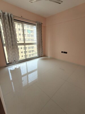 Room in 2 BHK Apartment at Krishna Amorapolis, Dhanori – for Rent