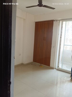 Room in 3 BHK Apartment at Gaur City 2 – for Rent