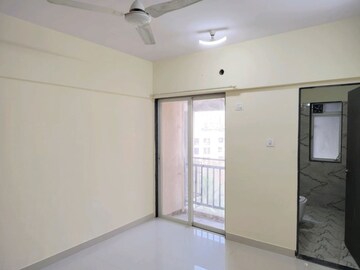 Room in 3 BHK Apartment at Vasant Vihar – for Rent