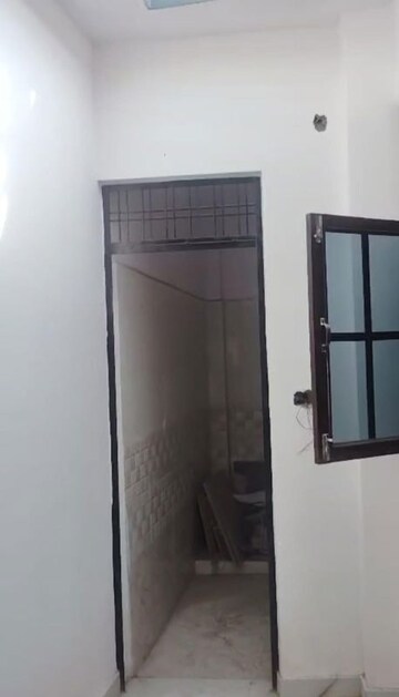 Room in 2 BHK Independent House at Khushboo Complex, Fazullaganj – for Sale