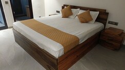 3 BHK + Servant Room,Study Room Builder Floor For Rent in Greater Kailash I