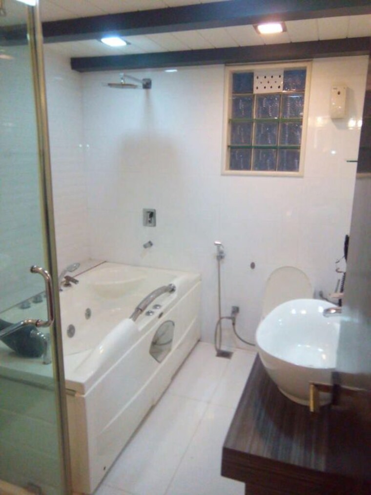 Bathroom, gitanjali-apartmnet 2 Bedroom 1235 Sq.Ft. Apartment In Colaba Mumbai 10125628