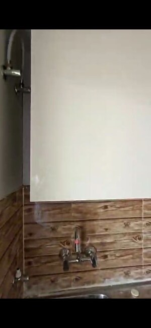 Room in 3 BHK Apartment at Amrapali Terrace Homes, Tech Zone 4 Greater Noida – for Rent