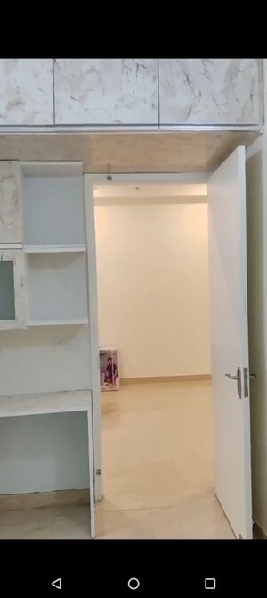 Furnished Amenities in 3 BHK Apartment at Gaur City 7th Avenue, Sector 4 Greater Noida – for Rent