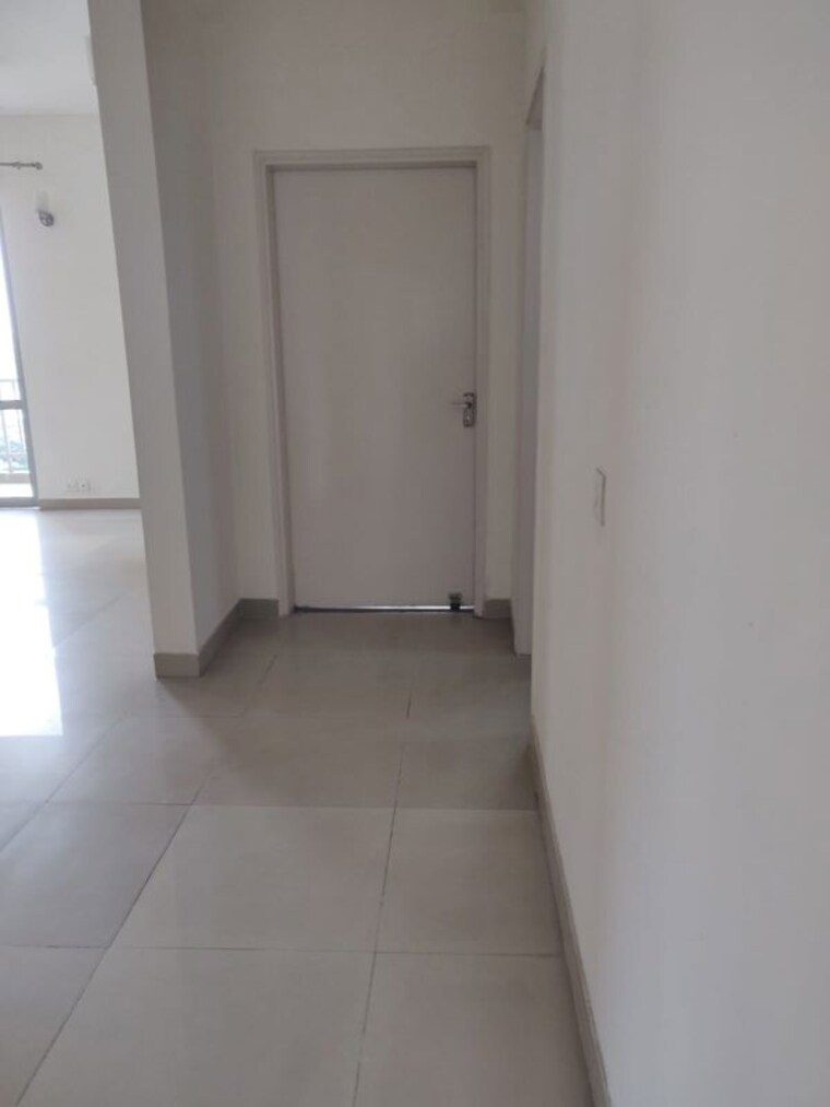 Living Room, pioneer-park-phase-1 3 Bedroom 2250 Sq.Ft. Apartment In Sector 61 Gurgaon 10126172