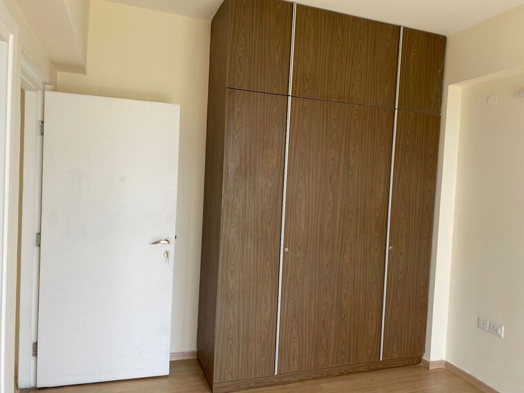 Room, dlf-regal-gardens 4 Bedroom 2215 Sq.Ft. Apartment In Sector 90 Gurgaon 10126200