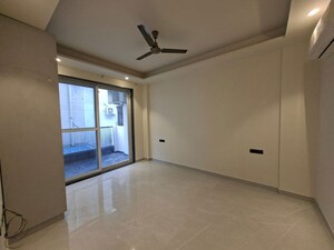 Room in 3 BHK Builder Floor at Sector 50 – for Rent