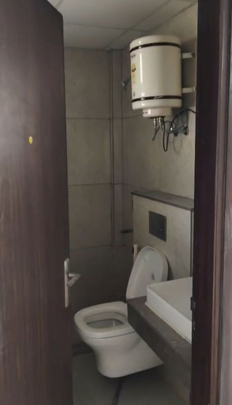 Bathroom, bptp-the-pedestal 3 Bedroom 1674 Sq.Ft. Apartment In Sector 70a Gurgaon 10126263