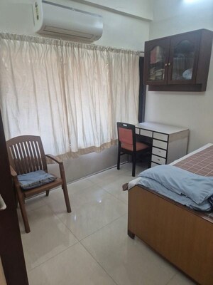 Bedroom in 1.5 BHK Apartment at Bandra West – for Rent