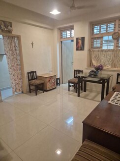 1.5 BHK + Pooja Room Apartment For Rent in Bandra West