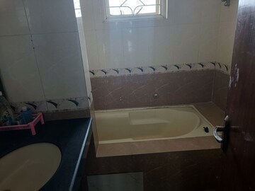 Bathroom in 3 BHK Apartment at Parsvnath Green Ville, Sector 48 – for Rent