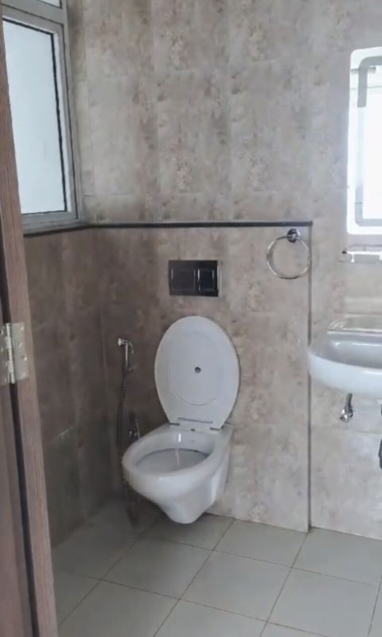Bathroom, shapoorji-pallonji-joyville-phase-3 3 Bedroom 1852 Sq.Ft. Apartment In Sector 102 Gurgaon 10126292