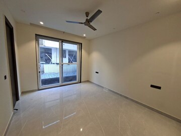 Room in 3 BHK Builder Floor at Sector 50 – for Rent