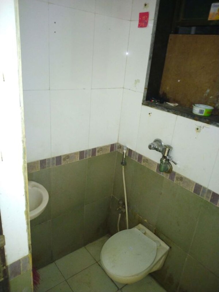 Bathroom, dadarkar-building Commercial Office Space 550 Sq.Ft. In Dadar West Mumbai 10126530