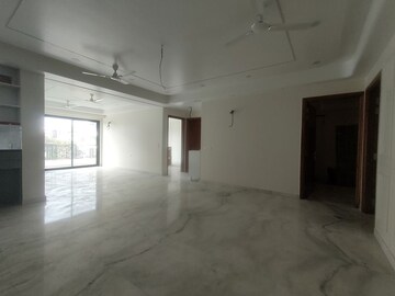 Room in 4 BHK Builder Floor at Sector 46 – for Rent