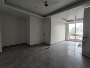 Room in 4 BHK Builder Floor at Sector 46 – for Rent