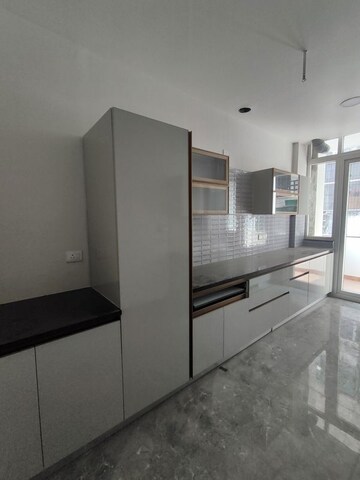 Kitchen in 4 BHK Builder Floor at Sector 46 – for Rent