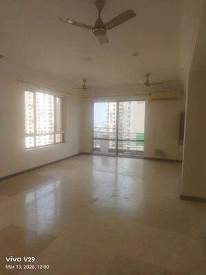 Room in 2 BHK Apartment at Unitech Fresco, Sector 50 – for Rent