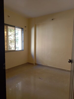 Room in 1 BHK Apartment at Shree Adeshwar Anand Heights, Nalasopara West – for Rent