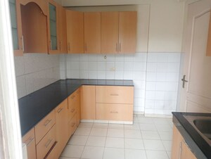 Kitchen in 3.5 BHK Apartment at JMD Gardens, Sector 33 – for Rent