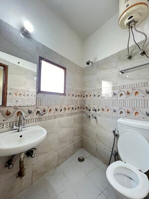 Bathroom in 1 RK Builder Floor at AS Tower, Sector 45 – for Rent