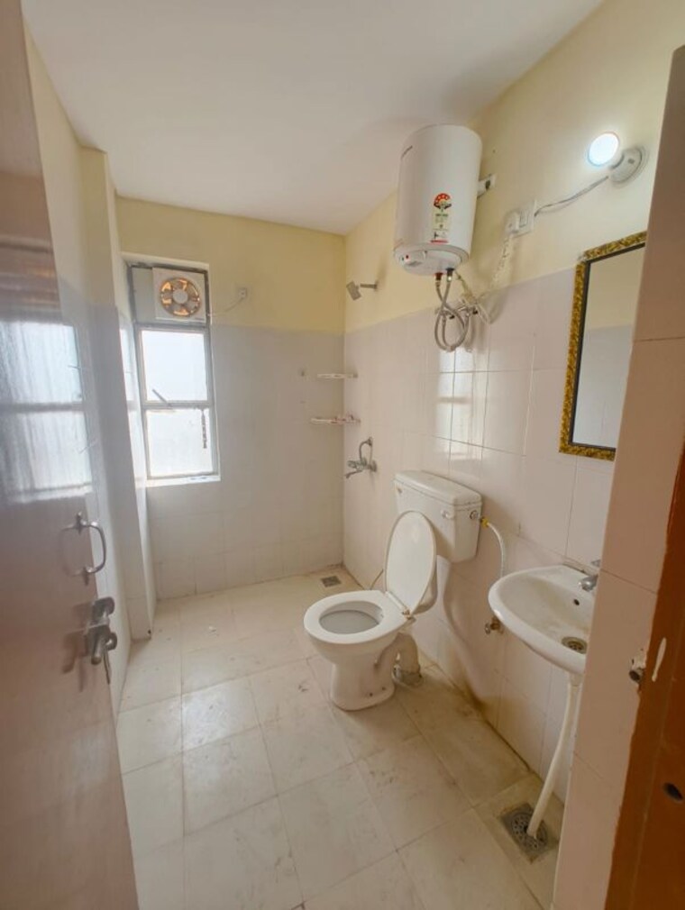 Bathroom, adani-aangan 2 Bedroom 657 Sq.Ft. Apartment In Sector 89a Gurgaon 10127043