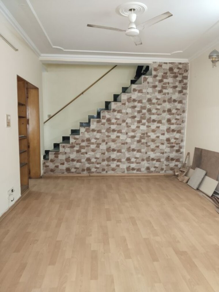 Bedroom, sarita vihar 3 Bedroom 1850 Sq.Ft. Apartment In Sarita Vihar Delhi 10127052