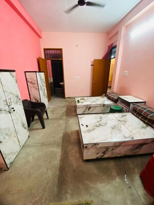 Room in  Pg at Vineet Khand – for Rent