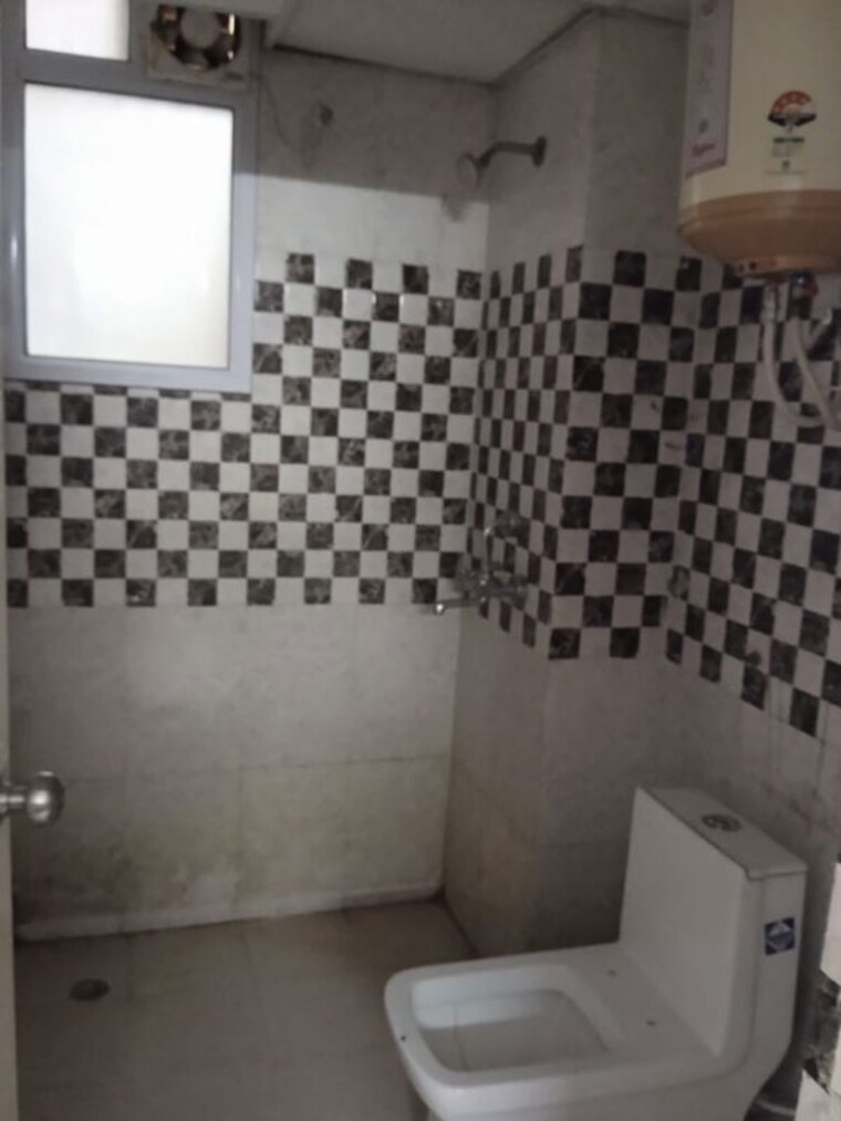 Bathroom, signature-global-synera 2 Bedroom 735 Sq.Ft. Apartment In Sector 81 Gurgaon 10127094