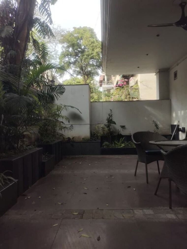  Parking, geetanjali enclave Commercial Office Space 2500 Sq.Ft. In Geetanjali Enclave Delhi 10127173