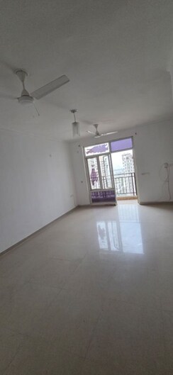 3.5 BHK + Servant Room Apartment For Sale in Omaxe R2