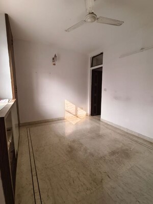 Room in 2 BHK Builder Floor at Malviya Nagar – for Rent