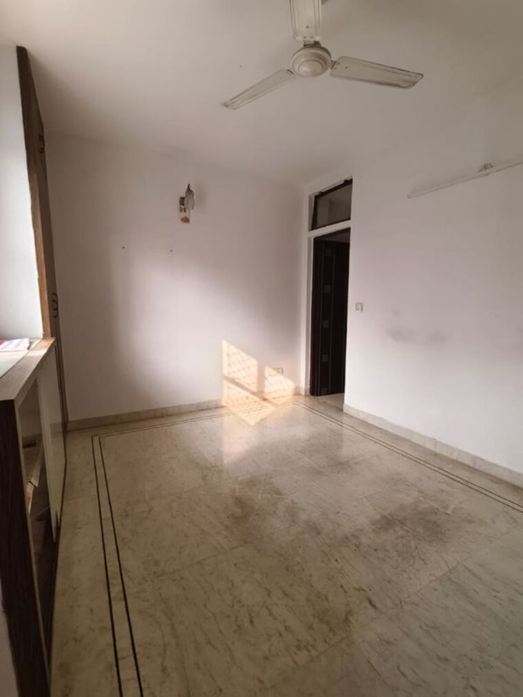 Room, malviya nagar 2 Bedroom 100 Sq.Yd. Builder Floor In Malviya Nagar Delhi 10127266