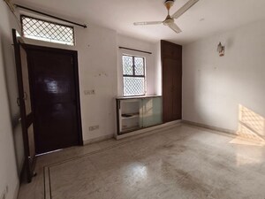 Room in 2 BHK Builder Floor at Malviya Nagar – for Rent