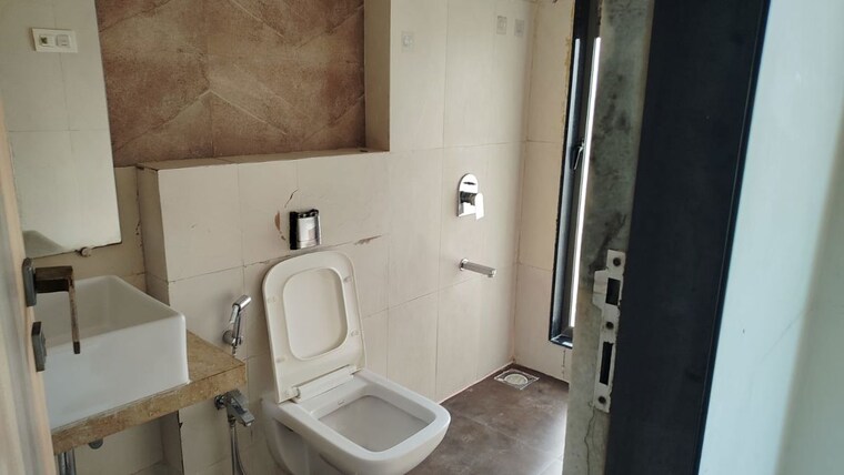 Bathroom, rajesh-raj-splendour 3 Bedroom 1100 Sq.Ft. Apartment In Vikhroli West Mumbai 10127264