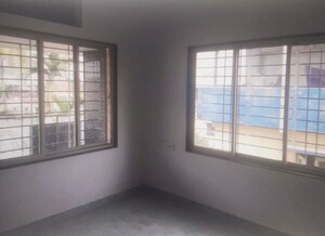 Room in 3 BHK Apartment at Deshbandhu Para – for Sale