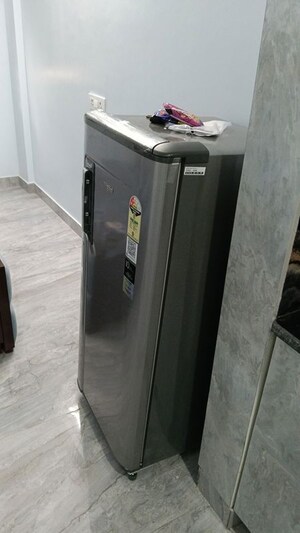 Building Lobby in 1 RK Apartment at Unitech Uniworld Gardens, Sector 47 – for Rent