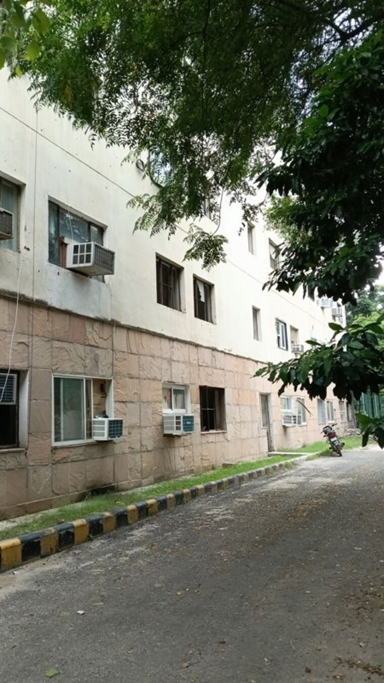Exterior View, unitech-uniworld-gardens 1 RK 200 Sq.Ft. Apartment In Sector 47 Gurgaon 10127382
